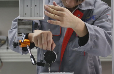 自動焊錫機生產過程-精度測試