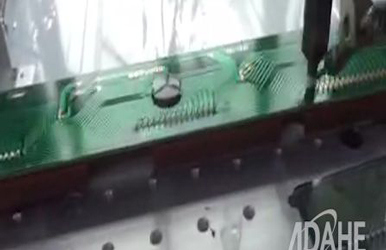 LCD顯示板拖焊點焊專用自動焊錫機視頻